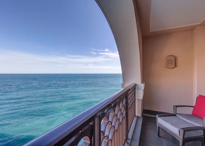 Monte-carlo Bay &