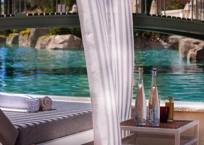 Hotell Monte-carlo Bay & 4*