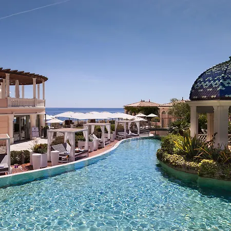 وفندق مونتي-كارلو باي 4*