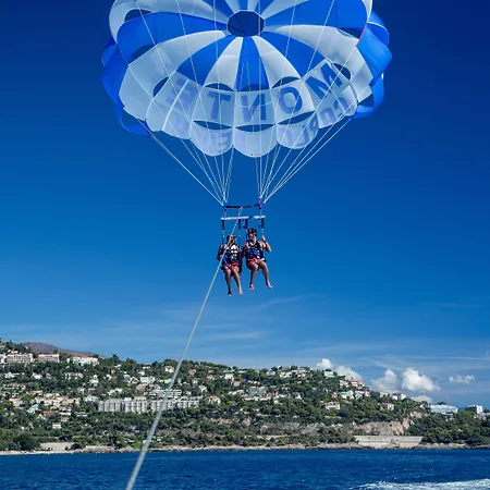 وفندق مونتي-كارلو باي