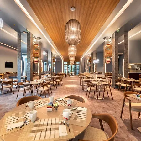 فندق وفندق مونتي-كارلو باي 4*