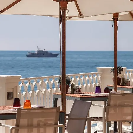 Otel Monte-carlo Bay &