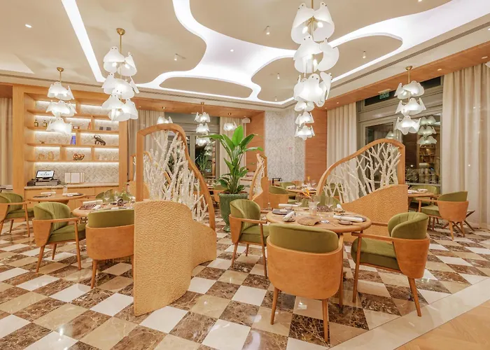 Monte-carlo Bay &