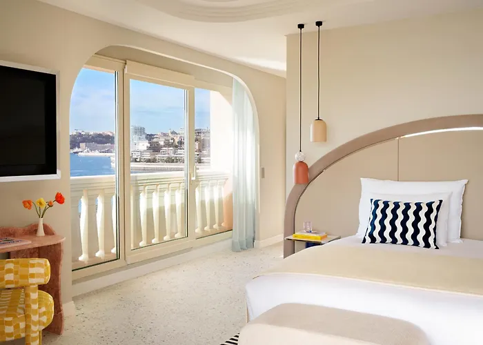 Monte-carlo Bay &