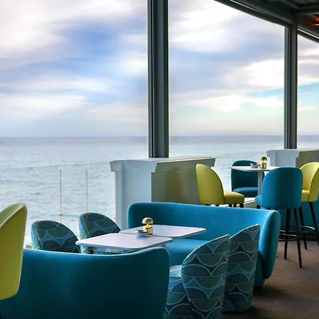 Monte-carlo Bay &